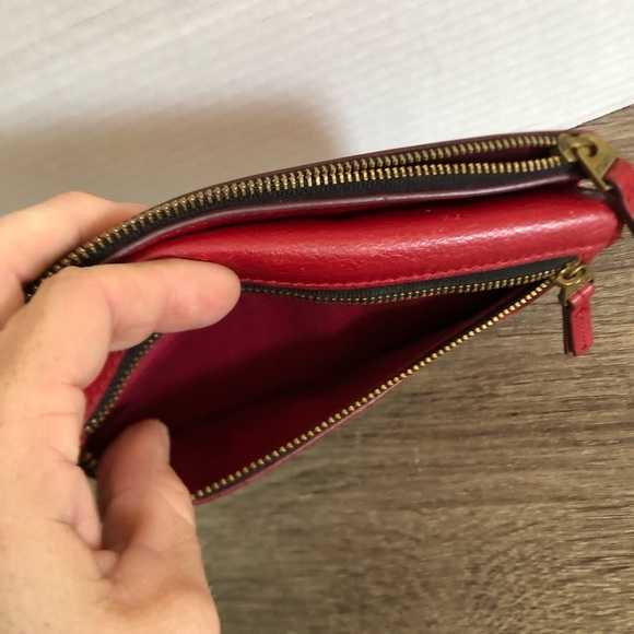 FOSSIL Red Leather Wallet - Picture 6 of 15